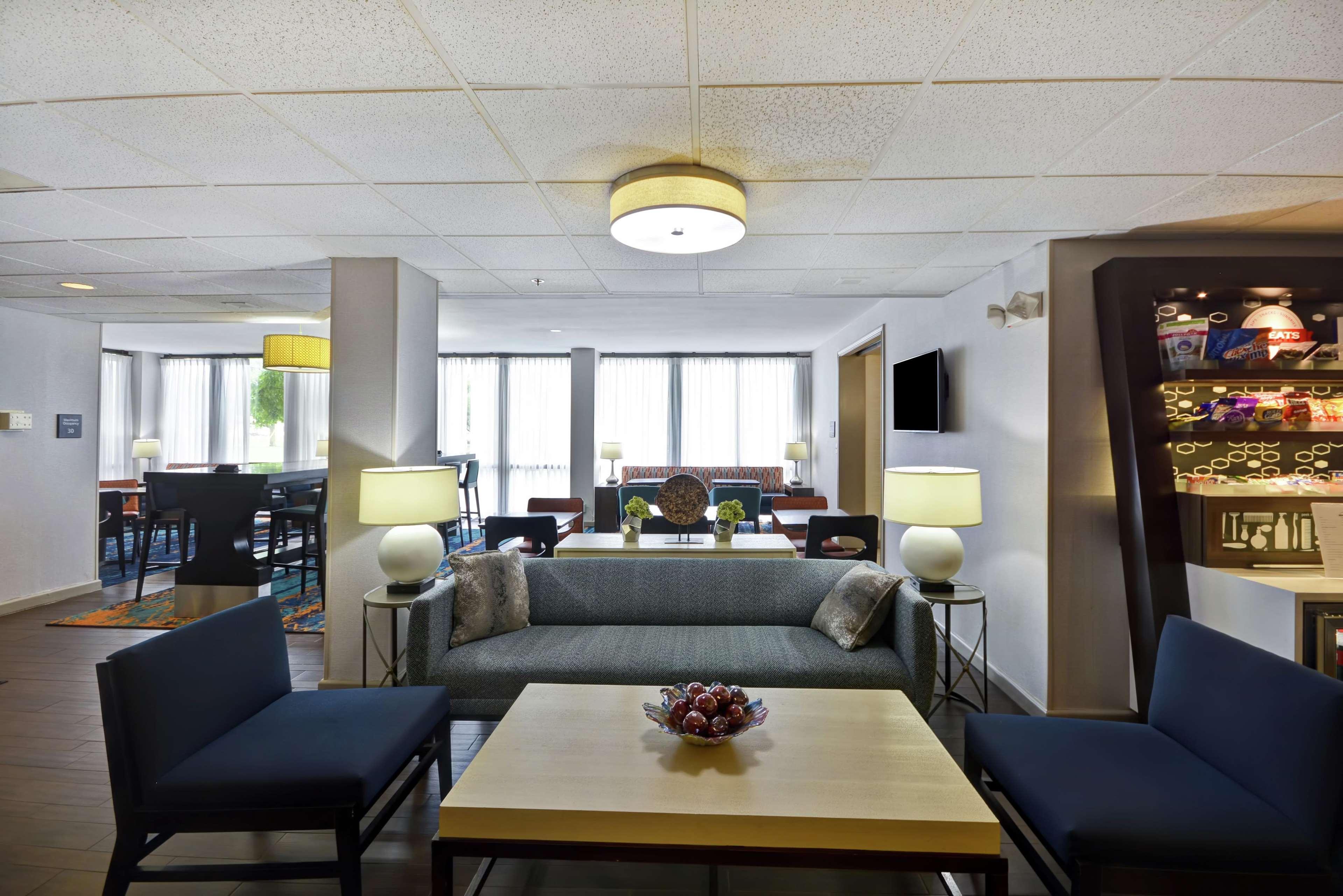 Hampton Inn Detroit Madison Heights South Troy Екстериор снимка