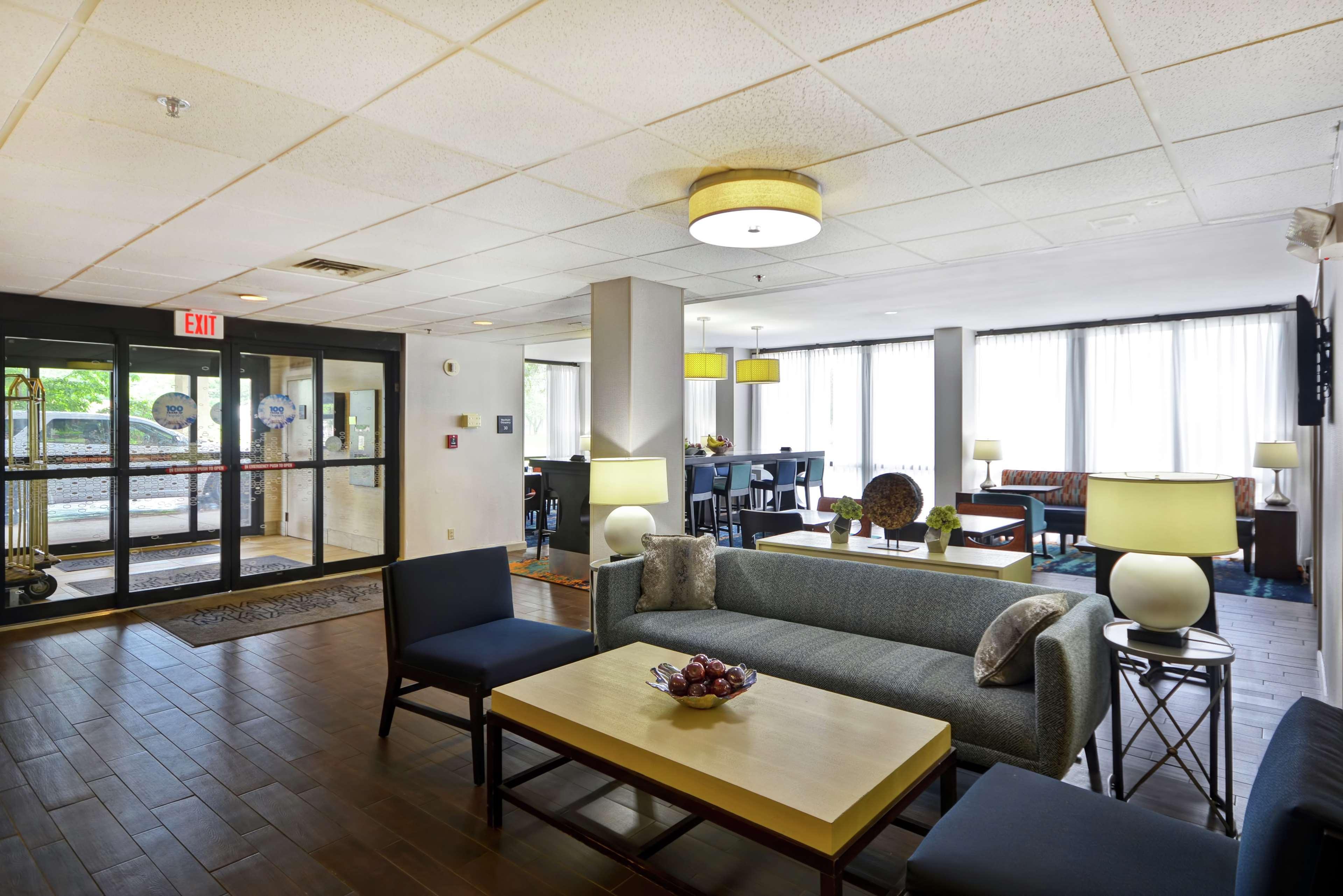 Hampton Inn Detroit Madison Heights South Troy Екстериор снимка