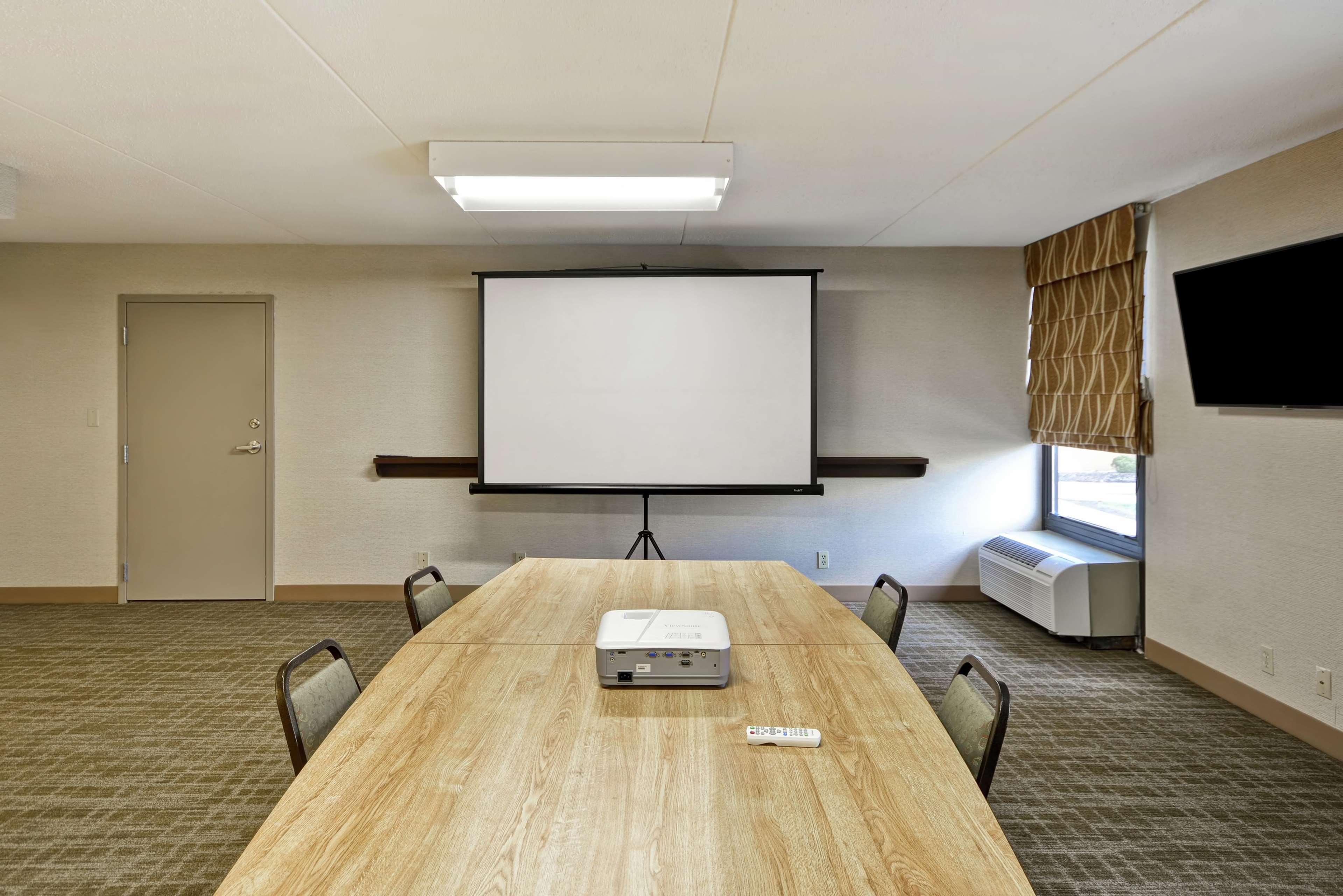 Hampton Inn Detroit Madison Heights South Troy Екстериор снимка