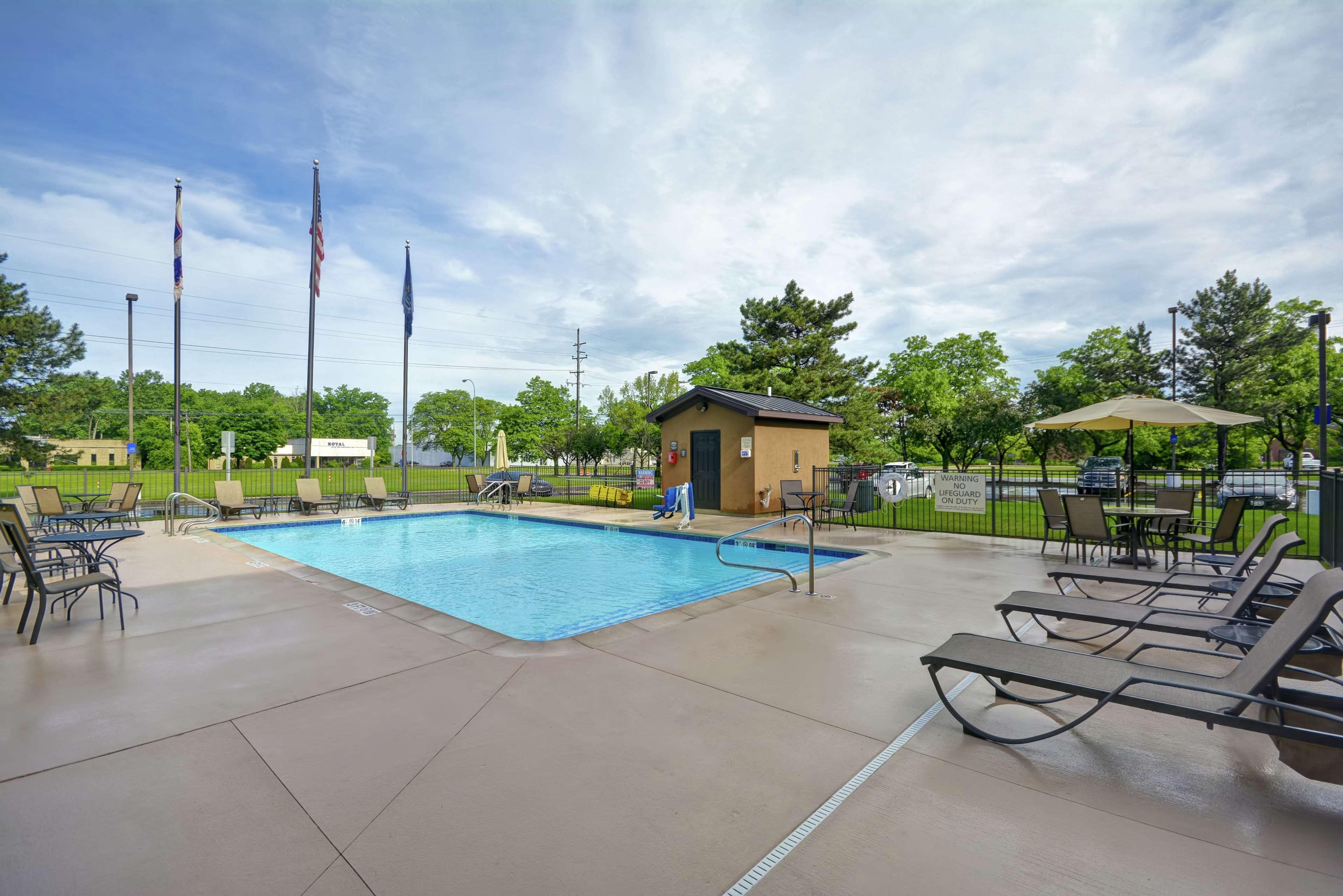 Hampton Inn Detroit Madison Heights South Troy Екстериор снимка
