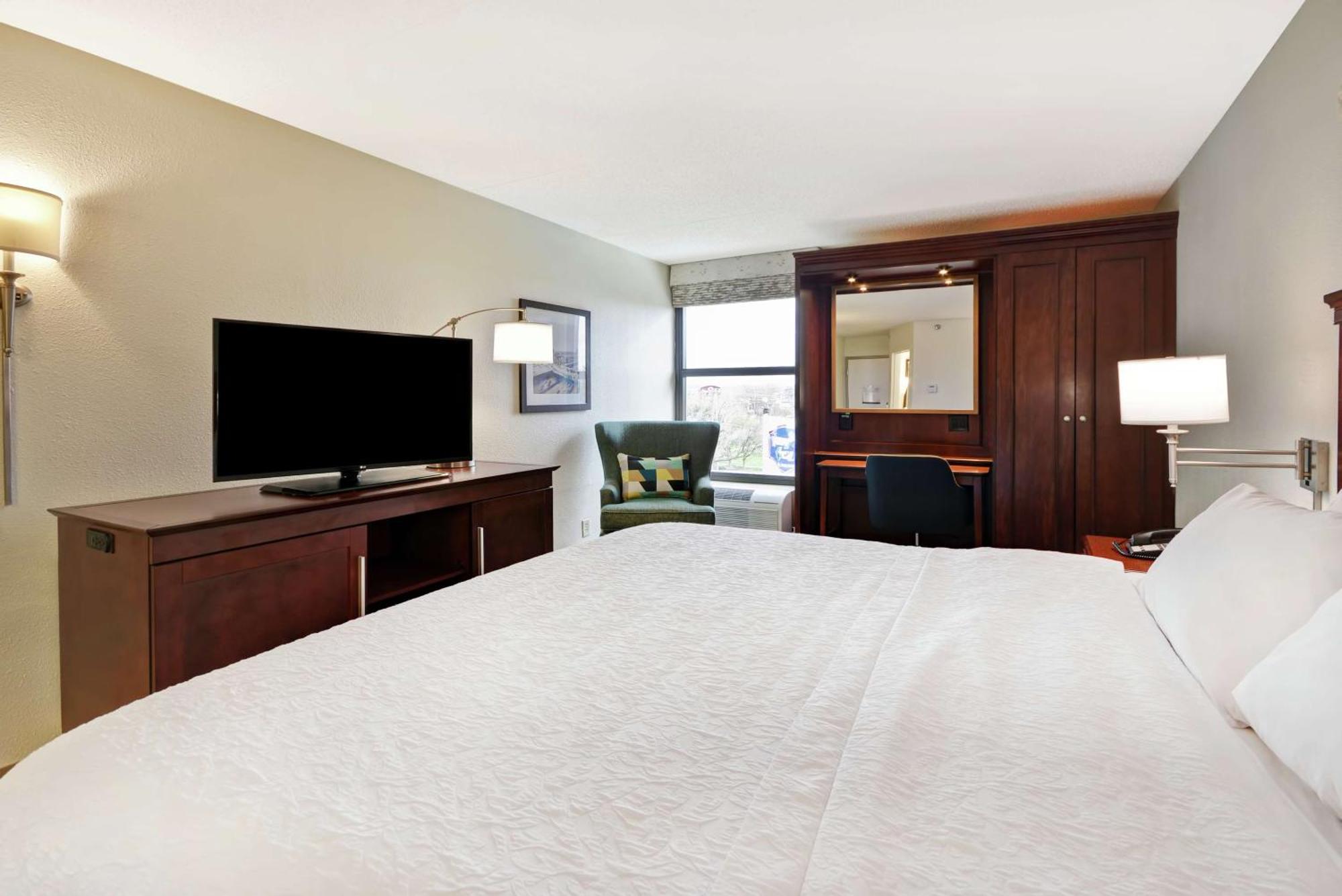 Hampton Inn Detroit Madison Heights South Troy Екстериор снимка