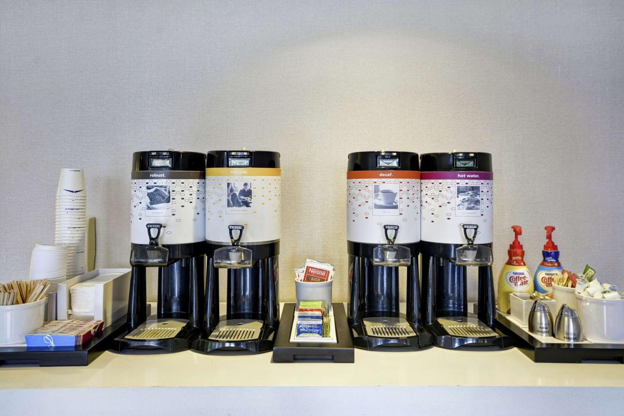 Hampton Inn Detroit Madison Heights South Troy Екстериор снимка