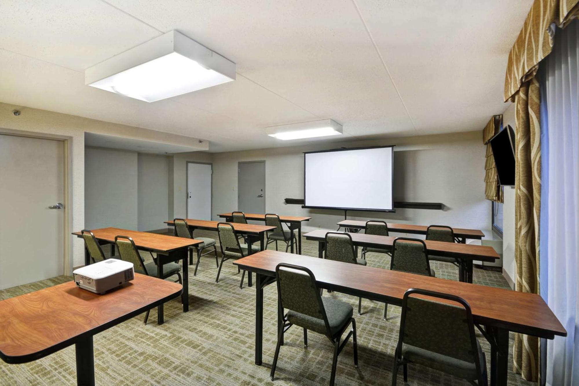 Hampton Inn Detroit Madison Heights South Troy Екстериор снимка