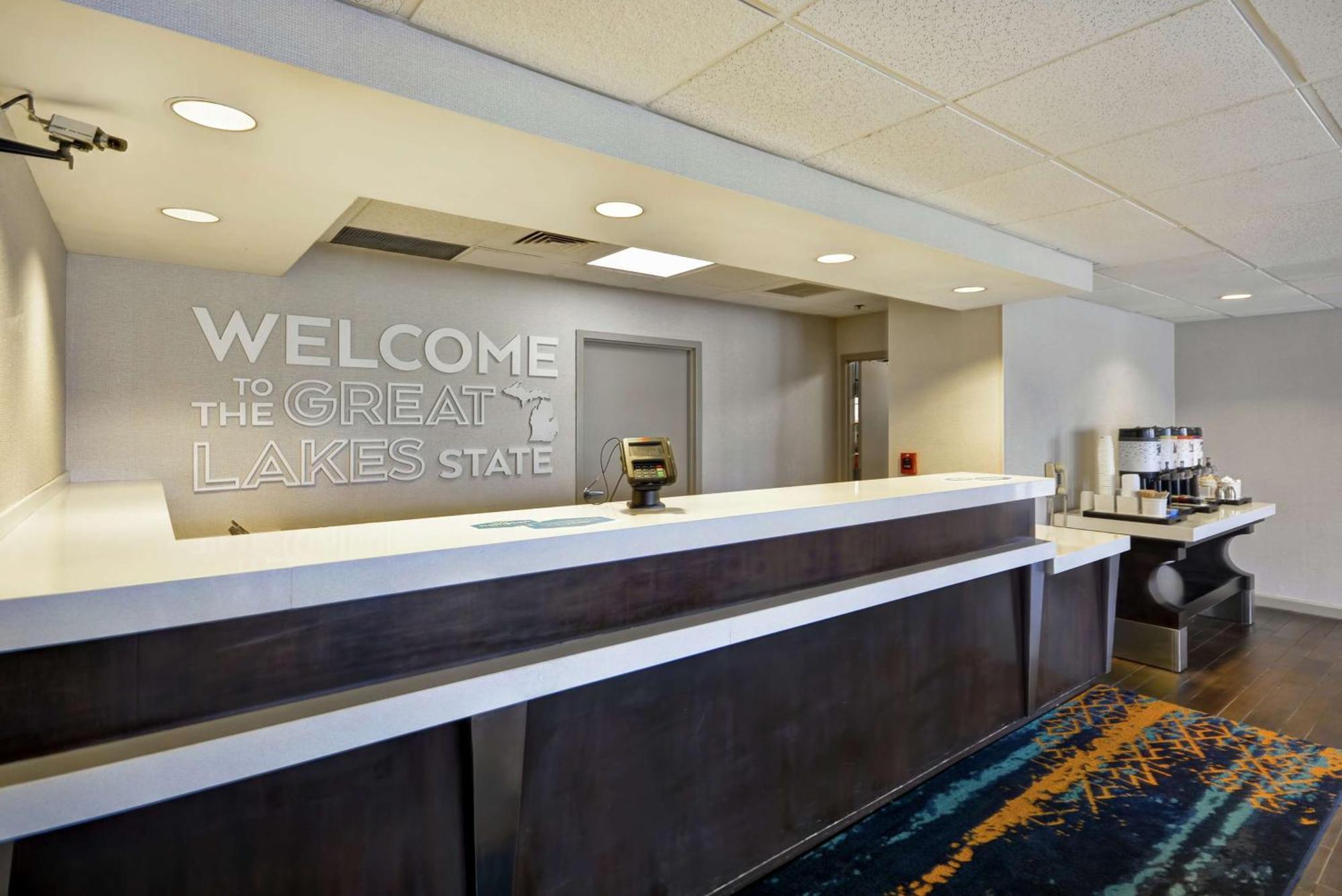 Hampton Inn Detroit Madison Heights South Troy Екстериор снимка