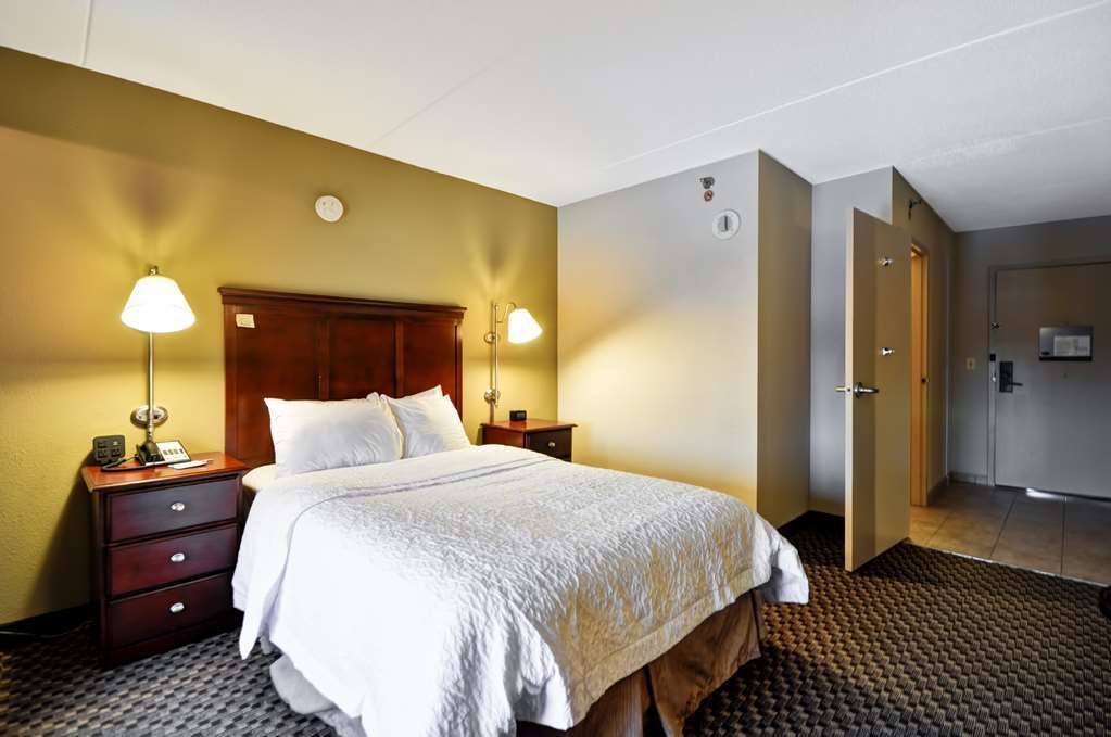 Hampton Inn Detroit Madison Heights South Troy Стая снимка
